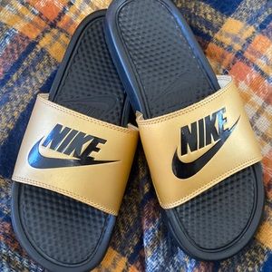 Nike Benassi Slides